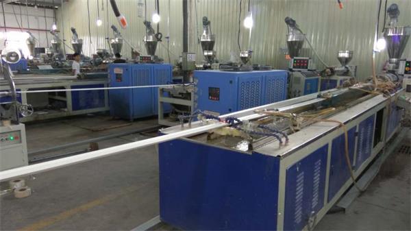 【廣西】發(fā)泡邊角線用我司PVC熱穩(wěn)定劑,生產(chǎn)周期延長(zhǎng)一倍 【廣西】發(fā)泡邊角線用我司PVC熱穩(wěn)定劑,生產(chǎn)周期延長(zhǎng)一倍