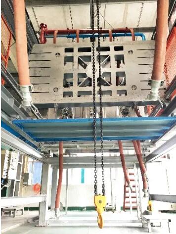 大型板材成型機 (1) 大型板材成型機 (1)